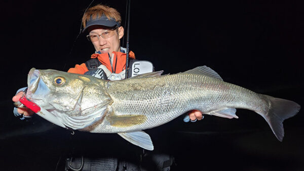 湘南サーフ初シーバス(鈴木 諒 様)